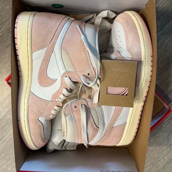 Pink & White Air Jordan 1 Retro High OG🩷🤍 - Picture 7 of 7